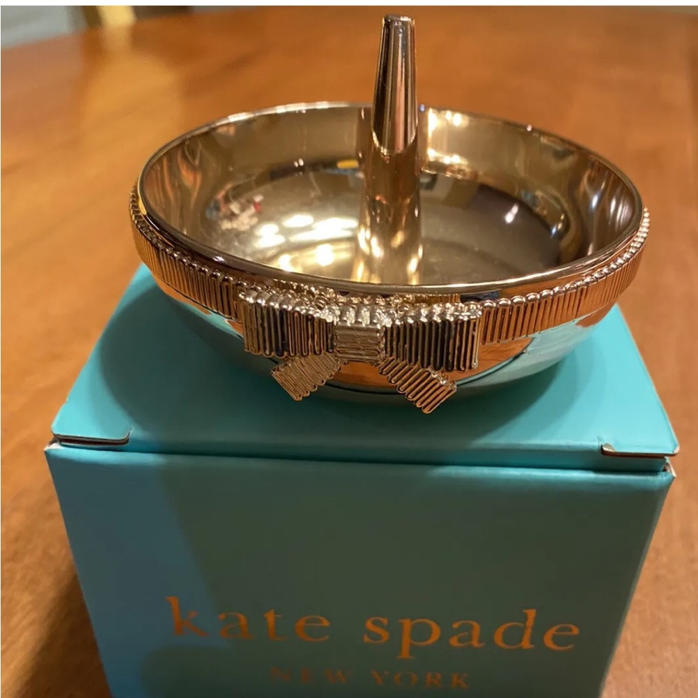 Kate Spade New York Lenox Grace Avenue  Ring Holder Ribbon Trim Jewelry Dish NWT